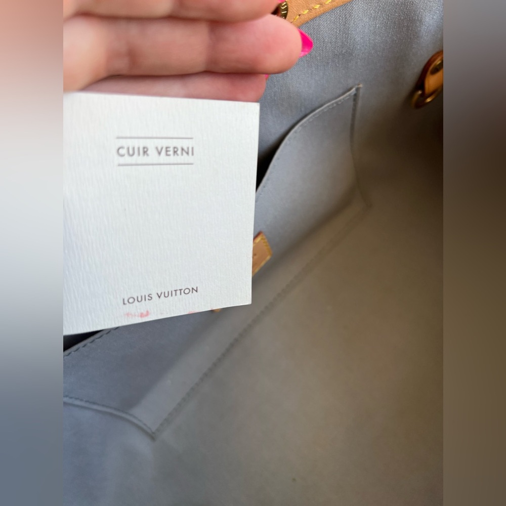 Louis Vuitton Roxbury Drive Perle Monogram Vernis - Picture 10 of 14